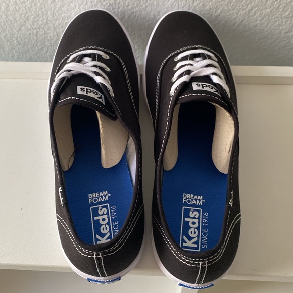 Keds Women’s Champion Black Canvas Sneakers New in Box - Picture 2 of 3